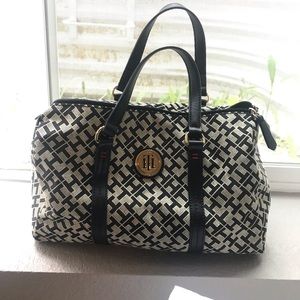 LIKE NEW Tommy Hilfiger Hand Bag